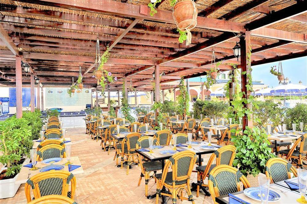 Sheraton Club Des Pins Resort Ресторан фото